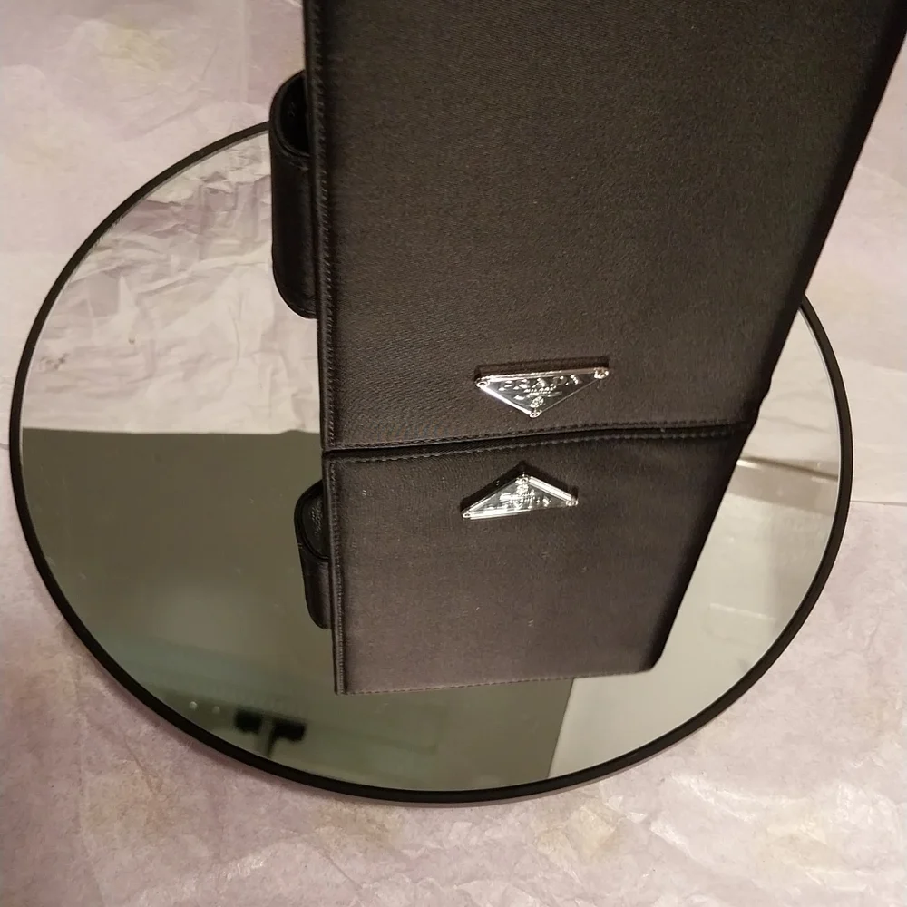 Authentic Prada Agenda/Passport Holder - Picture 9 of 17